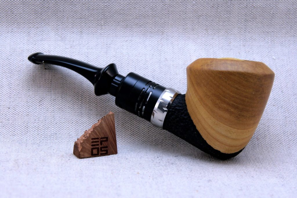 Rhodesian LOTR e-pipe. Mechanical vaping mod made by Epos.